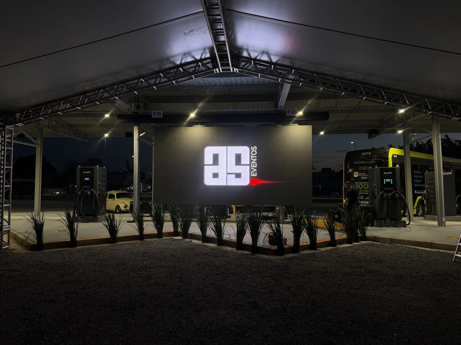 Palco da AS Eventos montado à noite