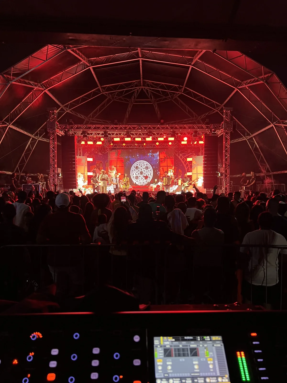 Operação de som em show ao vivo